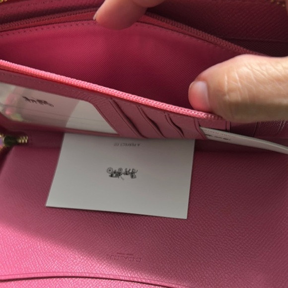 NWT! COACH JES PINK HOBO BAG Embossed Monogram on Front GENUINE PEBBLE LEATHER - Picture 5 of 10